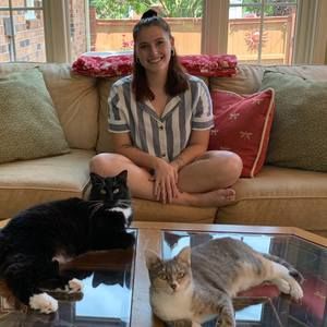 Meet your Posher, Danielle